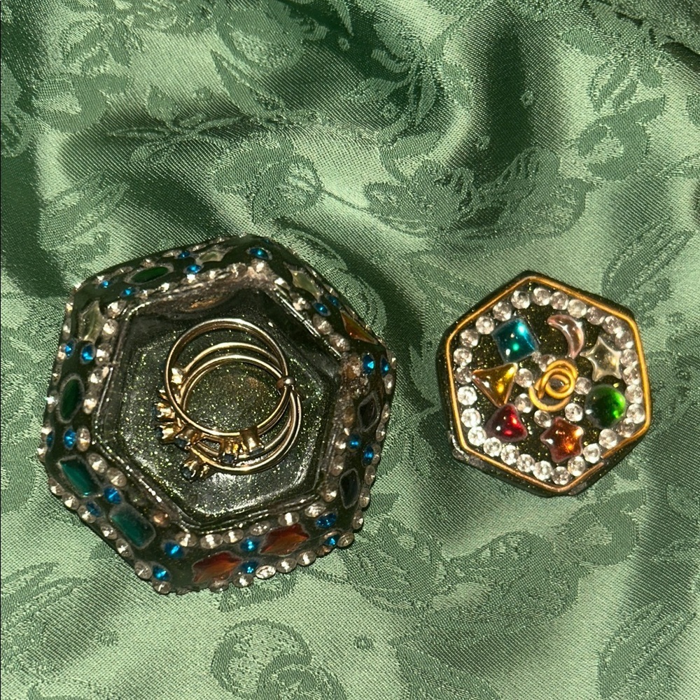 Colorful mini Jewelry vintage Trinket Box holder whimsigoth - Picture 2 of 8